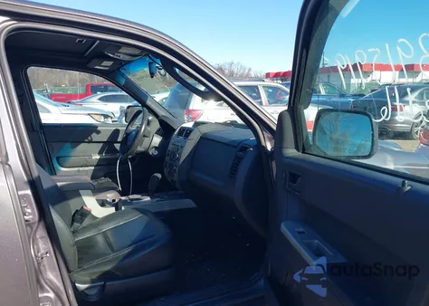 2009 Ford Escape Xlt z USA, uszkodzony, nr VIN 1FMCU03799KC86292